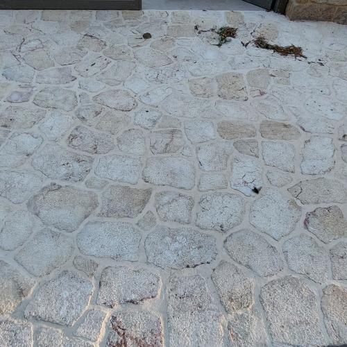 ΦΥΣΙΚΑ ΠΕΤΡΩΜΑΤΑ Πέτρα Συρίας Ακανόνιστη Χτυπητή Κίτρινο Ανοιχτό. 001