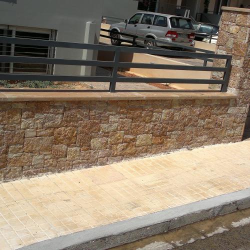 ΦΥΣΙΚΑ ΠΕΤΡΩΜΑΤΑ Πέτρα Χαλκιδικής Καπάκι Ακανόνιστο Καφέ. 001
